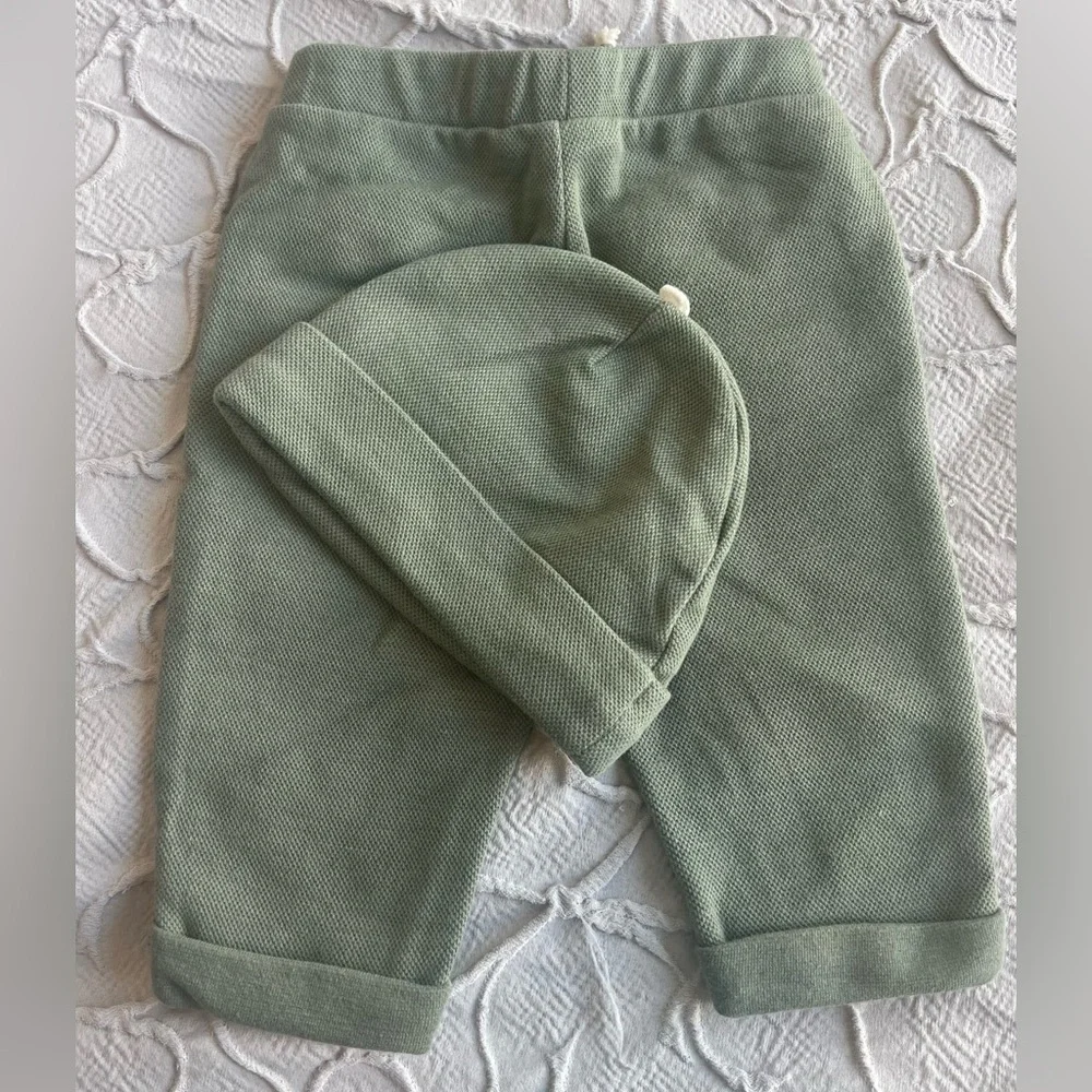 Mario Lopez Green Baby Pants And Hat 3/6 Months (0507)